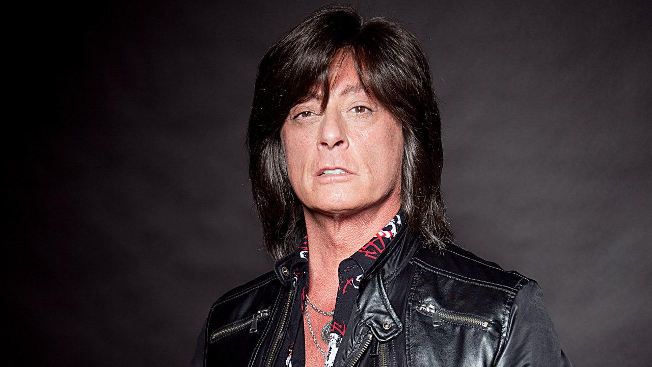 Экс-вокалиста Deep Purple срочно госпитализировали с инфарктом