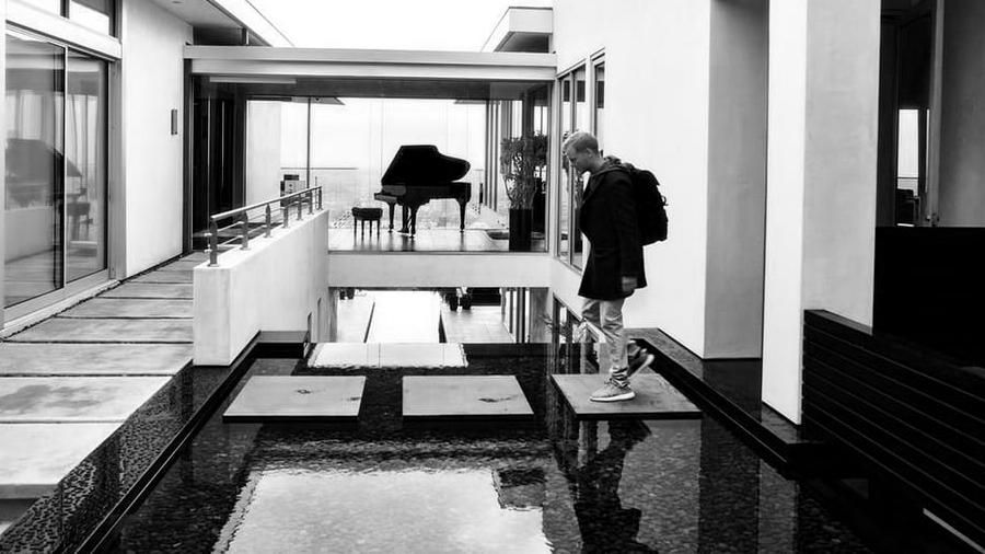 Королевская семья Швеции отреагировала на смерть молодого музыканта Avicii Королевская семья Швеции отреагировала на смерть молодого музыканта Avicii