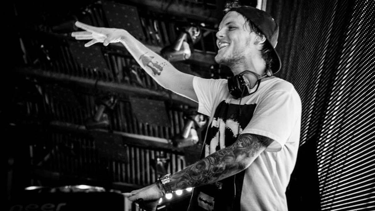 Опубликовано последнее прижизненное фото диджея Avicii
