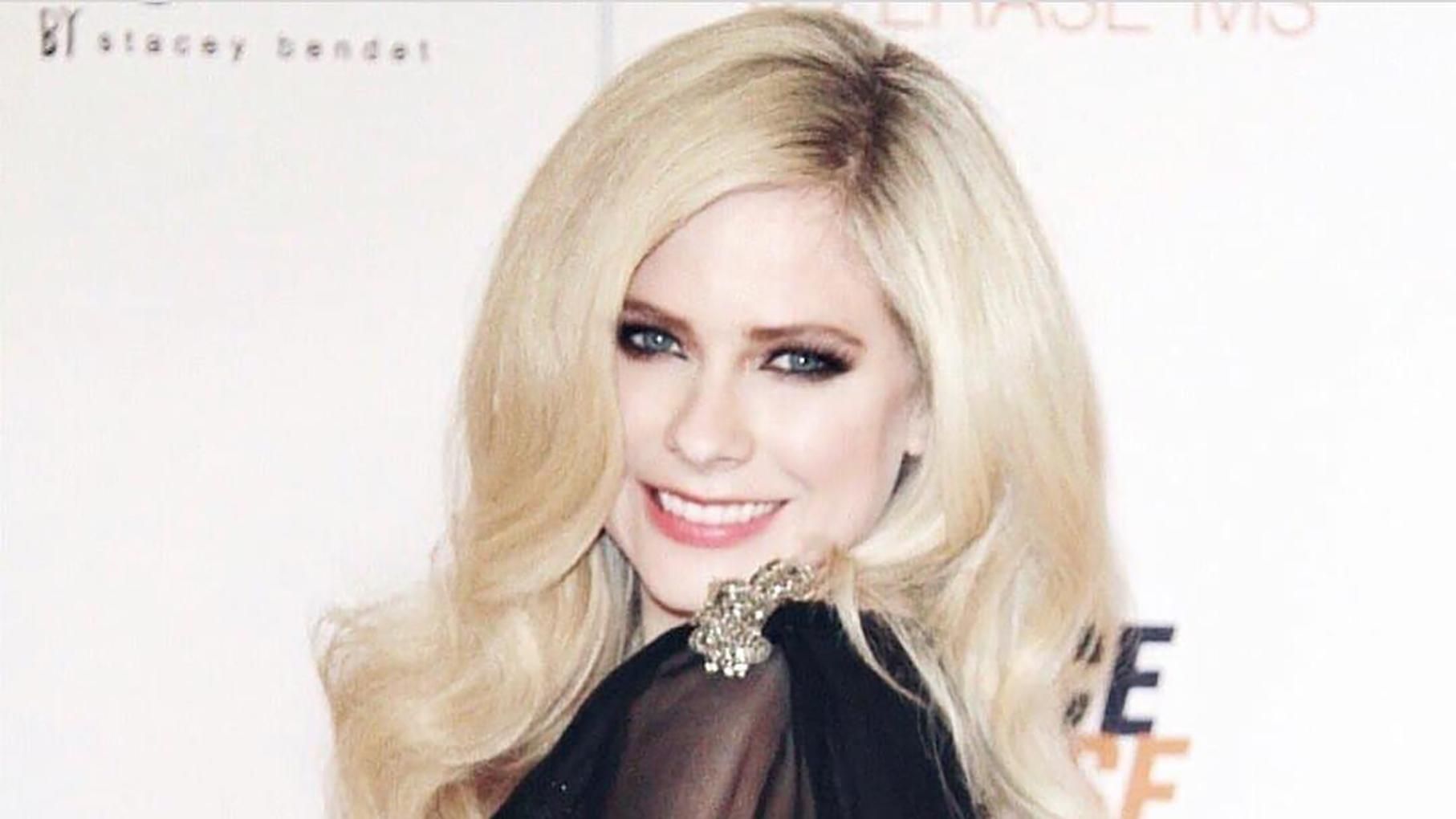 Аврил Лавин появилась на публике после двухлетнего перерыва Аврил Лавин появилась на публике после двухлетнего перерыва