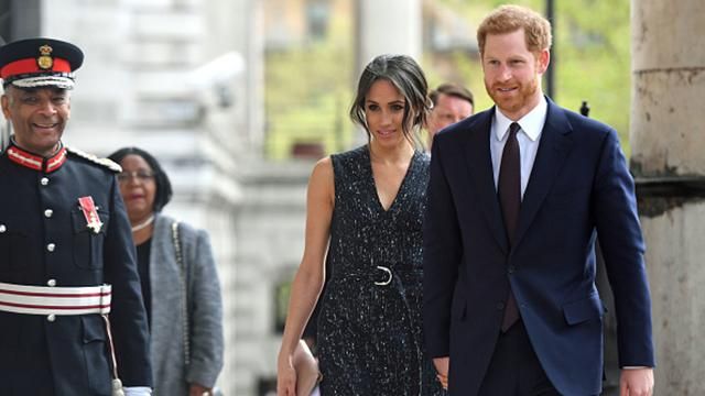 Принц Гаррі і Меган Маркл у модній сукні вийшли на публіку: фото Принц Гаррі і Меган Маркл у модній сукні вийшли на публіку: фото