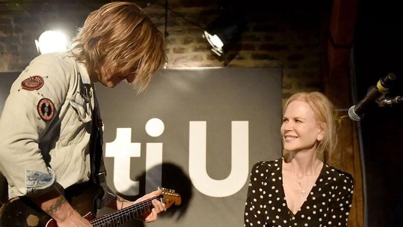 Кит Урбан публично исполнил для Николь Кидман романтическую песню: видео Кит Урбан публично исполнил для Николь Кидман романтическую песню: видео