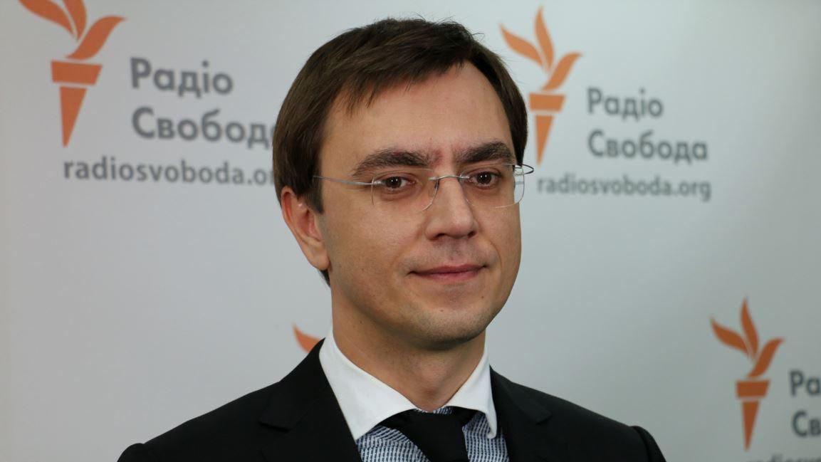 Омелян похизувався у мережі тим, що зустрів у потязі гурт "ДахаБраха" Омелян похизувався у мережі тим, що зустрів у потязі гурт "ДахаБраха"