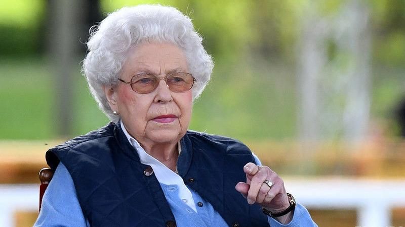 Єлизавета II приміряла домашній образ для улюблених кінних змагань: фото Єлизавета II приміряла домашній образ для улюблених кінних змагань: фото