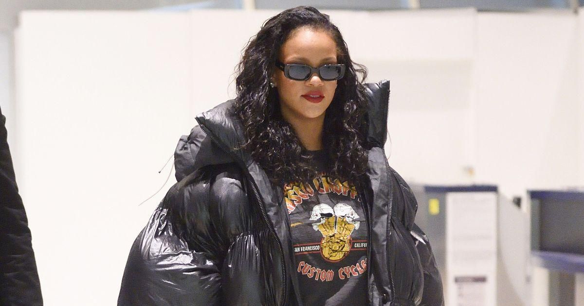 Рианна вышла в свет в чрезмерно объемном пуховике: забавные фото Рианна вышла в свет в чрезмерно объемном пуховике: забавные фото