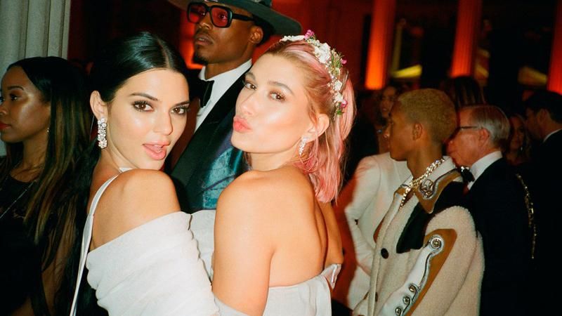 Кендалл Дженнер зняла вечірку Met Gala на плівкову камеру і показала результат: вражаючі фото Кендалл Дженнер зняла вечірку Met Gala на плівкову камеру і показала результат: вражаючі фото