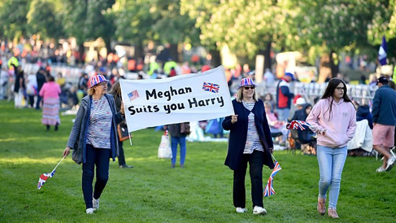 Как британцы готовятся к венчанию принца Гарри и Меган Маркл