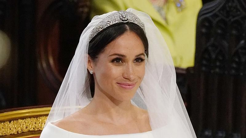 З'явились перші фото Меган Маркл у весільному вбранні З'явились перші фото Меган Маркл у весільному вбранні
