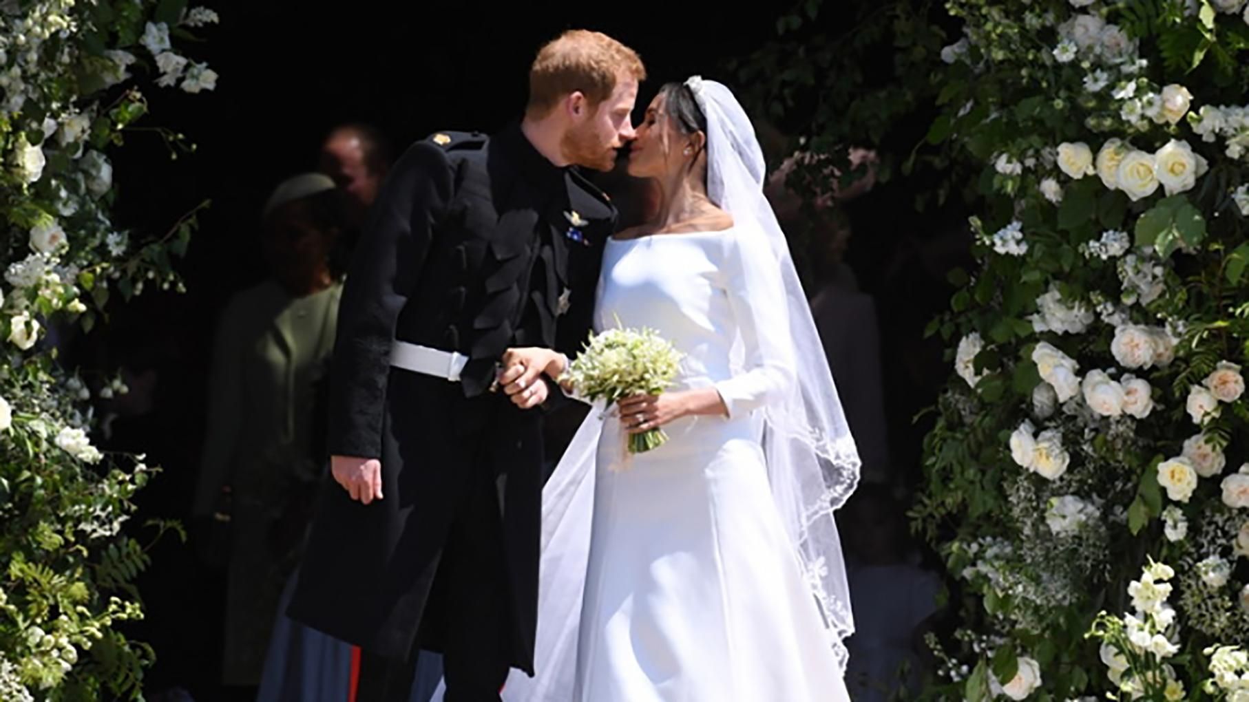 Гості з весілля принца Гаррі та Меган Маркл розпродають сувеніри: фото