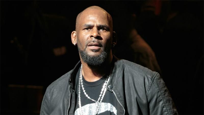 Американского певца R. Kelly обвинили в изнасиловании: детали инцидента