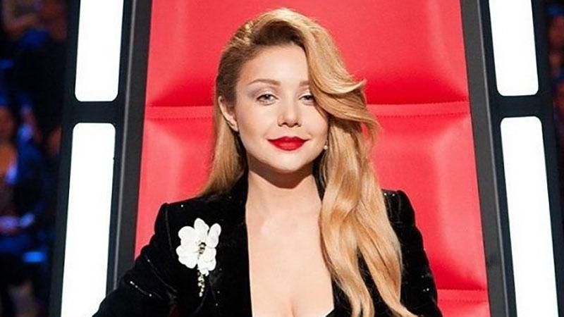 Тина Кароль примеряла необычный образ в фотосессии: яркие снимки Тина Кароль примеряла необычный образ в фотосессии: яркие снимки