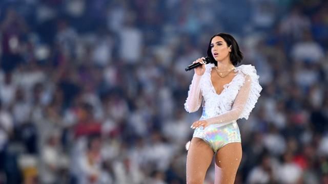 Выступление Дуа Липы на финале Лиги чемпионов: видео Выступление Дуа Липы на финале Лиги чемпионов: видео
