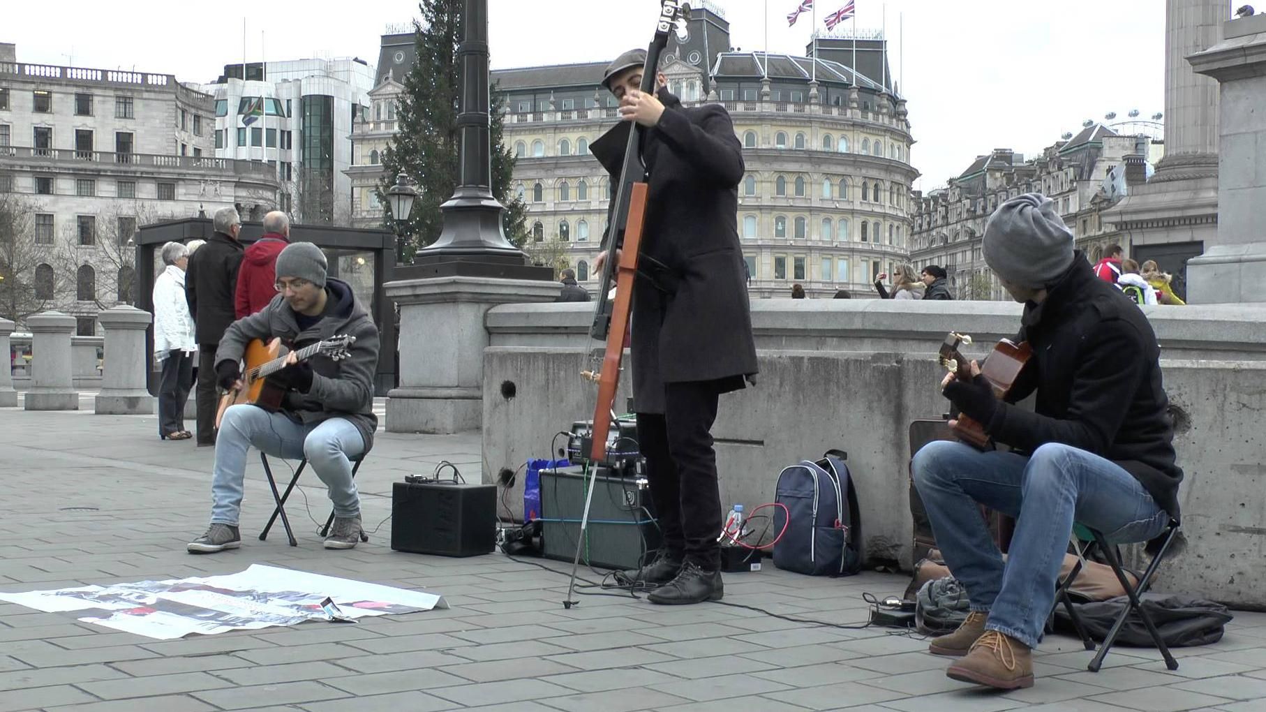 В Лондоне уличные музыканты будут принимать деньги через терминал