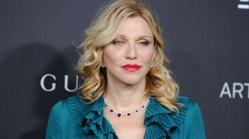 Вдову Кобейна обвинили в покушении на убийство из-за гитары Вдову Кобейна обвинили в покушении на убийство из-за гитары