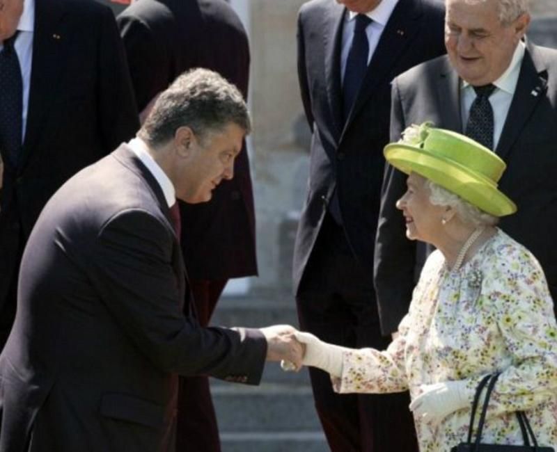 "З Днем народження, Ваша Величносте": Петро Порошенко привітав зі святом королеву Єлизавету ІІ 