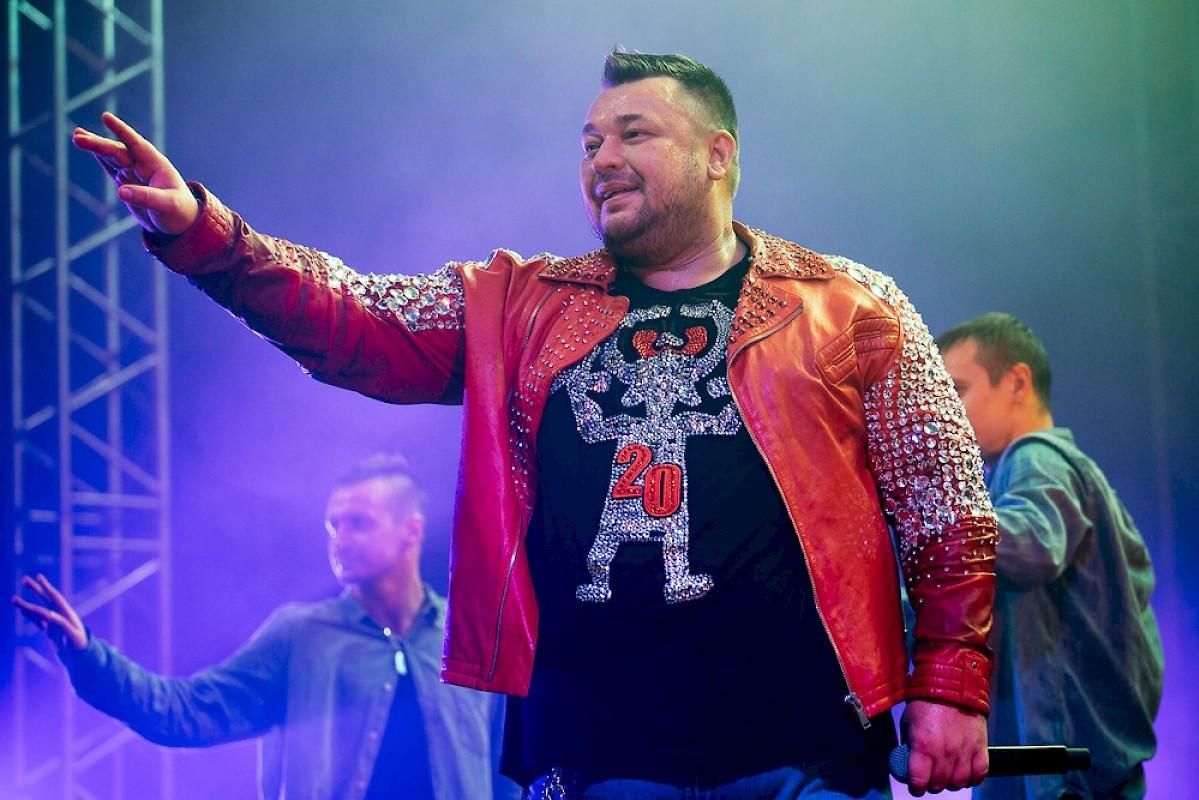 Популярний у 90-х гурт "Руки вверх" зібрався з концертом до окупованого Криму Популярний у 90-х гурт "Руки вверх" зібрався з концертом до окупованого Криму