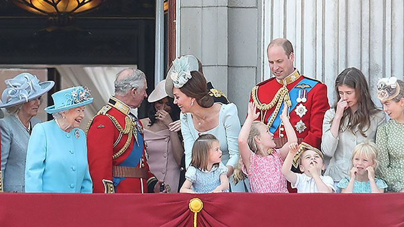 Плач принцеси Шарлотти і строга Саванна: мережу зірвали фото правнуків Єлизавети ІІ на параді