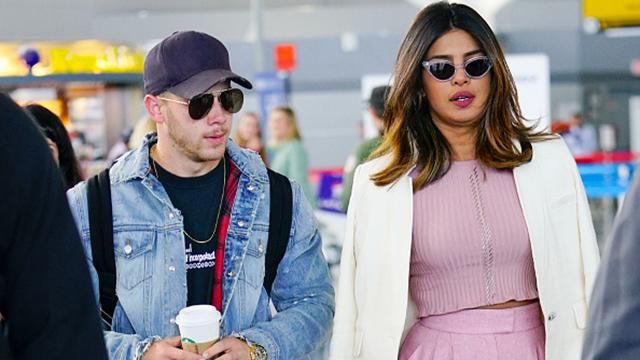 Нік Джонас і Пріянка Чопра підтвердили свій роман на весіллі родичів Нік Джонас і Пріянка Чопра підтвердили свій роман на весіллі родичів