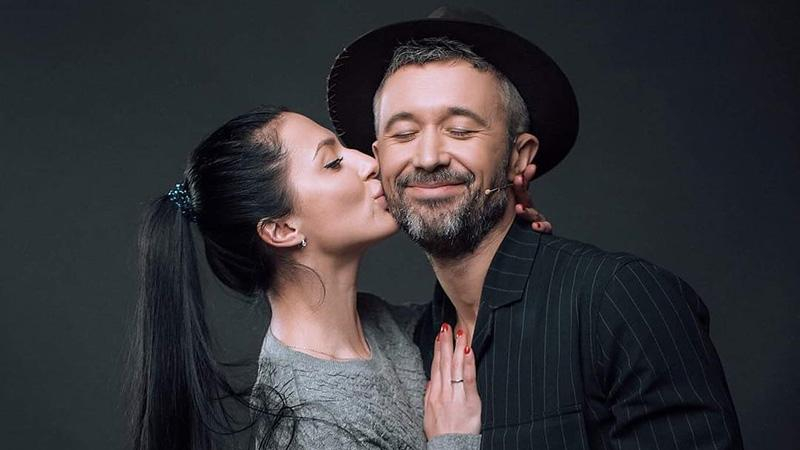 Ніжність у ліжку: у мережі з'явились чарівні фото Сергія Бабкіна з дружиною