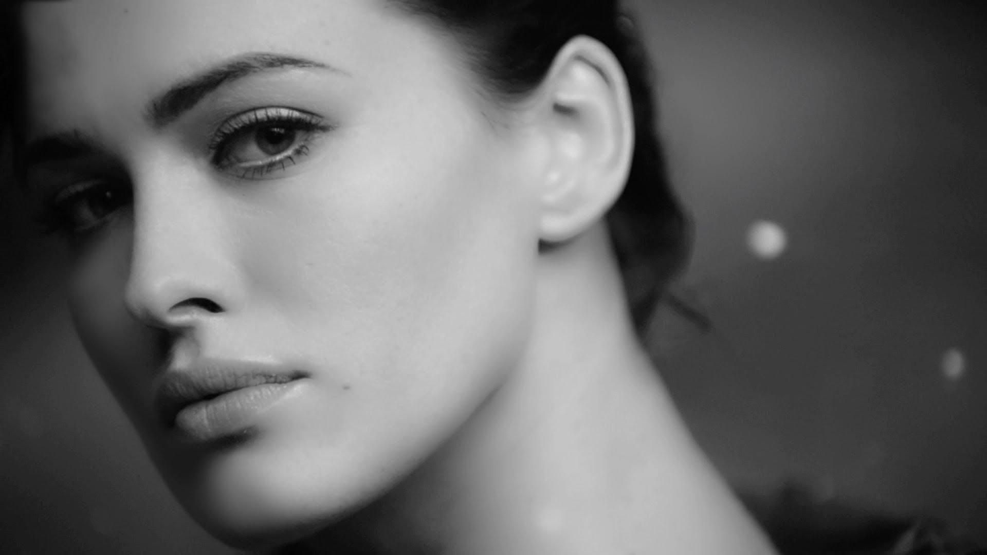 Даша Астафьева с короткой прической показала драматические фото Даша Астафьева с короткой прической показала драматические фото