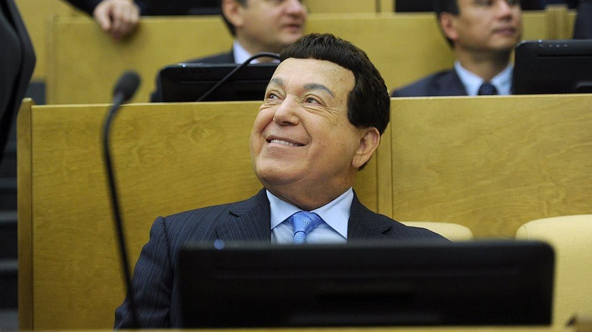 "Нездоровий" посіпака Путіна Кобзон потрапив до лікарні "Нездоровий" посіпака Путіна Кобзон потрапив до лікарні