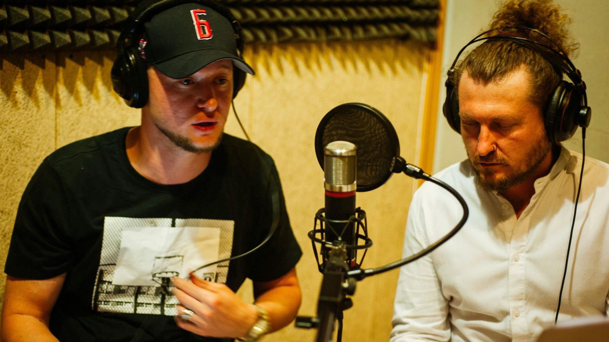 Бумбокс совместно с The Gitas выпустил мощный трек "Держи меня" Бумбокс совместно с The Gitas выпустил мощный трек "Держи меня"