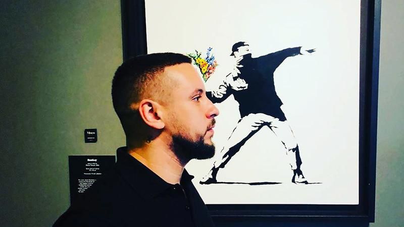 Монатик в компании моделей снялся для обложки глянца: фото Монатик в компании моделей снялся для обложки глянца: фото