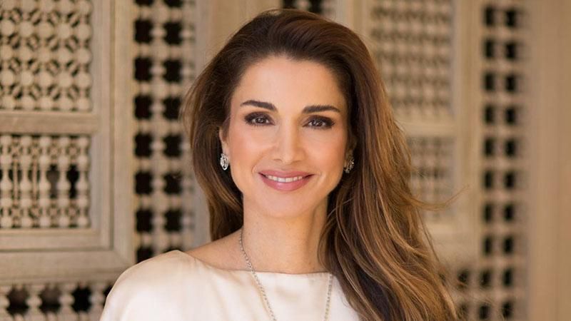 Топ-7 вишиванок у гардеробі королеви Йорданії Топ-7 вишиванок у гардеробі королеви Йорданії