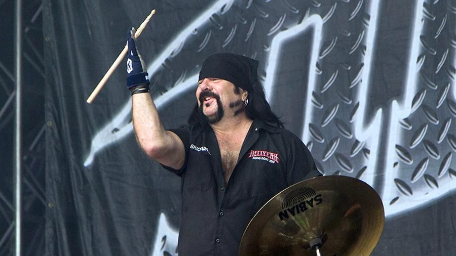 Помер легендарний барабанщик гурту Pantera Вінні Пол: деталі Помер легендарний барабанщик гурту Pantera Вінні Пол: деталі