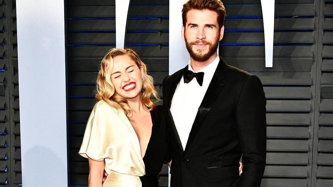 Майли Сайрус заподозрили в тайной свадьбе с Лиамом Хемсвортом Майли Сайрус заподозрили в тайной свадьбе с Лиамом Хемсвортом