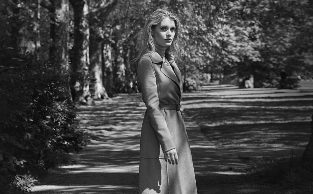 Племянница принцессы Дианы в сдержанной одежде и дорогих украшениях снялась для рекламы Bulgari