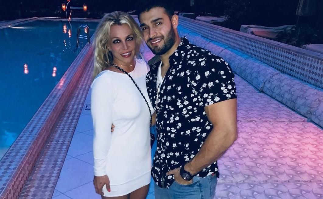 Как 24-летний фитнес-инструктор завоевал сердце Бритни Спирс: подробности знакомства Как 24-летний фитнес-инструктор завоевал сердце Бритни Спирс: подробности знакомства