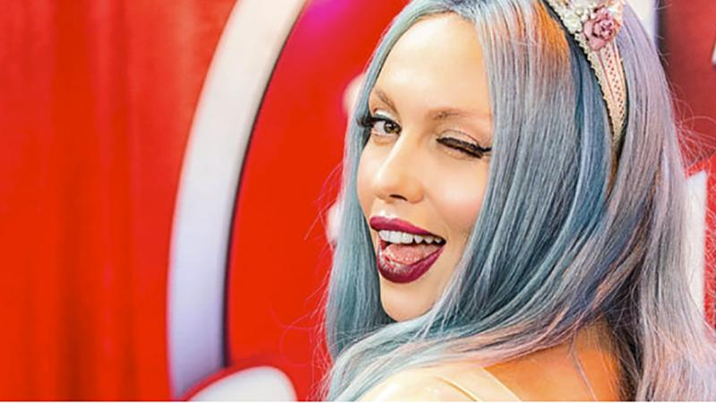 Оля Полякова и Tayanna выполнили вокальные упражнения в мини-нарядах: эффектное видео