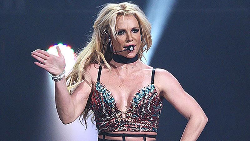 Бритни Спирс запретила подчиненным употреблять алкоголь во время ее турне: известна причина Бритни Спирс запретила подчиненным употреблять алкоголь во время ее турне: известна причина