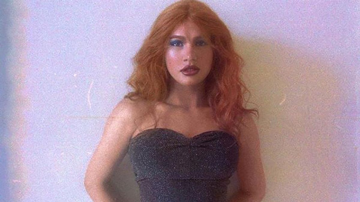 Співачка-трансгендер Зіанджа продемонструвала пишні груди в Instagram