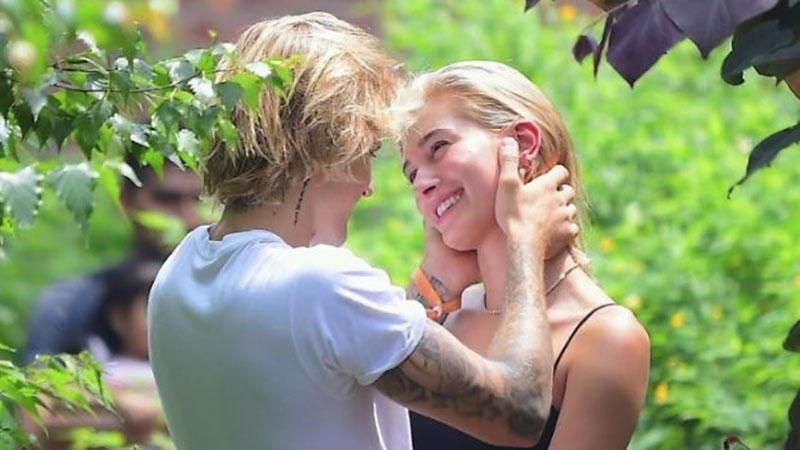 Джастин Бибер сделал предложение Хейли Болдуин - видео и фото Джастин Бибер сделал предложение Хейли Болдуин - видео и фото