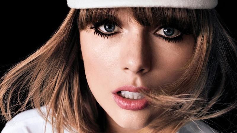 Тейлор Свифт снялась для Harper's Bazaar в шляпке от украинского дизайнера: фото Тейлор Свифт снялась для Harper's Bazaar в шляпке от украинского дизайнера: фото