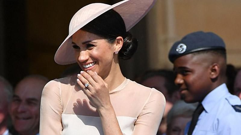 Королевские табу: как изменился стиль Меган Маркл после замужества в фотосравнении