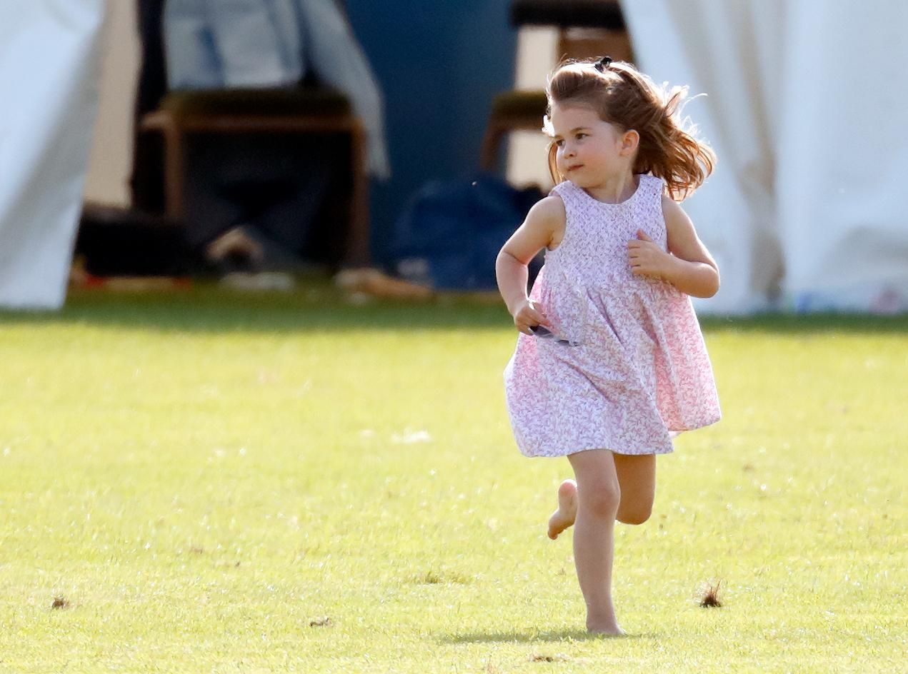 Дочь Кейт Миддлтон и принца Уильяма всегда надевает платья: объяснение эксперта
