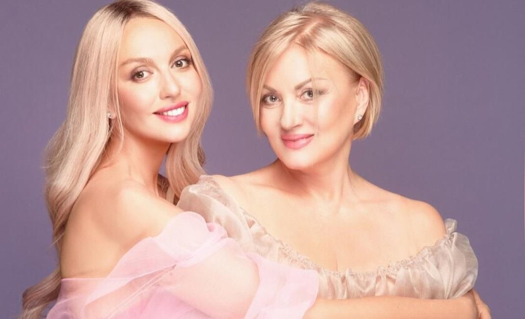 Оля Полякова показала редкие фото с мамой Оля Полякова показала редкие фото с мамой