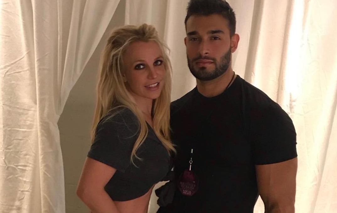 Бритни Спирс исполнила зажигательный танец с 24-летним бойфрендом: видео Бритни Спирс исполнила зажигательный танец с 24-летним бойфрендом: видео