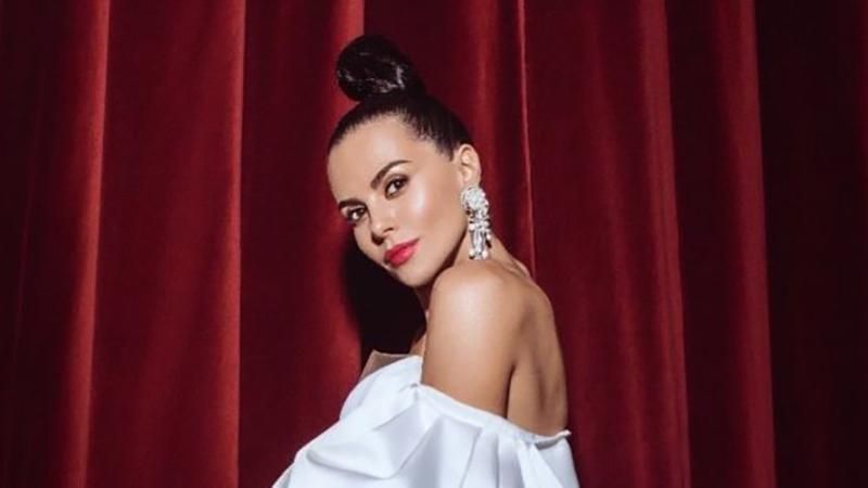 Настя Каменских представила зажигательную песню "LOMALA": аудио Настя Каменских представила зажигательную песню "LOMALA": аудио