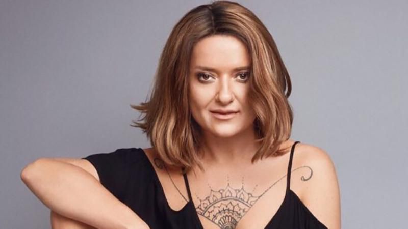 Наталія Могилевська засвітила стрункі ноги в блискучій сукні: фото Наталія Могилевська засвітила стрункі ноги в блискучій сукні: фото