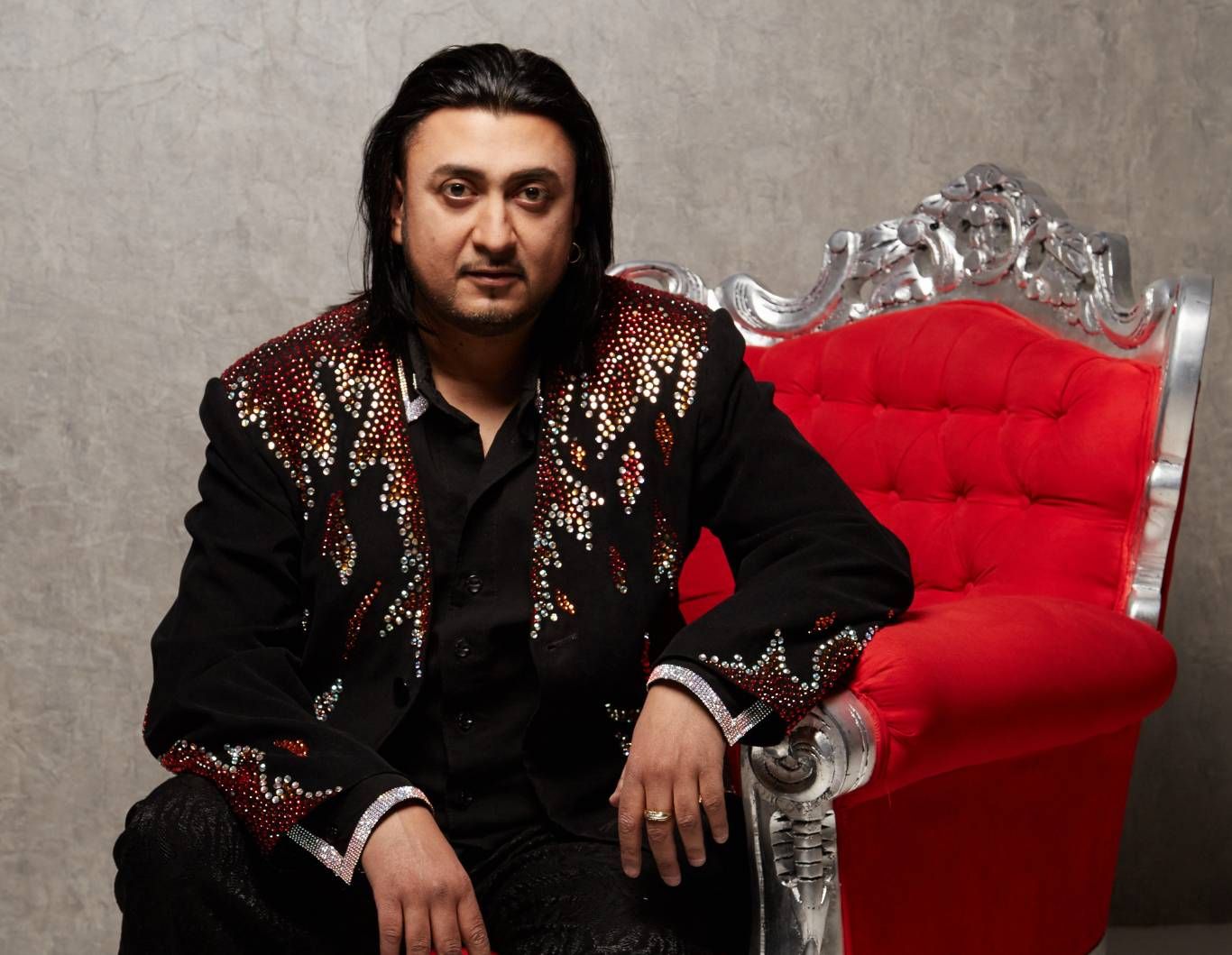 Відомого українського співака Петра Чорного пограбували у Києві Відомого українського співака Петра Чорного пограбували у Києві