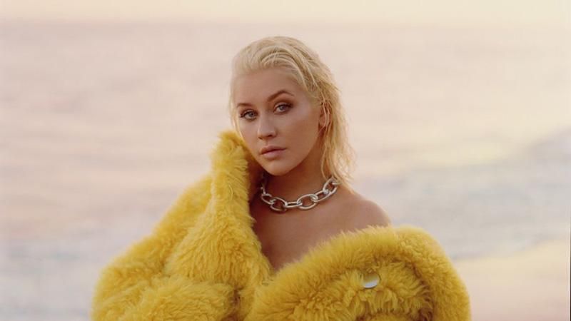 Крістіна Агілера оголилась перед камерою: звабливе фото Крістіна Агілера оголилась перед камерою: звабливе фото