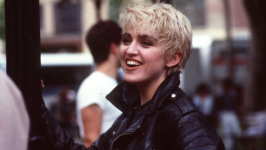 Первая любовь и барабаны: появился трейлер фильма о молодости Мадонны Первая любовь и барабаны: появился трейлер фильма о молодости Мадонны