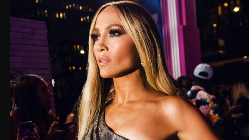 Від 25 доларів: Дженніфер Лопес виставила свій одяг на продаж Від 25 доларів: Дженніфер Лопес виставила свій одяг на продаж