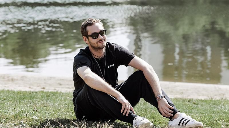 Певец Рожден Ануси удивил поклонников забавным анонсом: видео Певец Рожден Ануси удивил поклонников забавным анонсом: видео