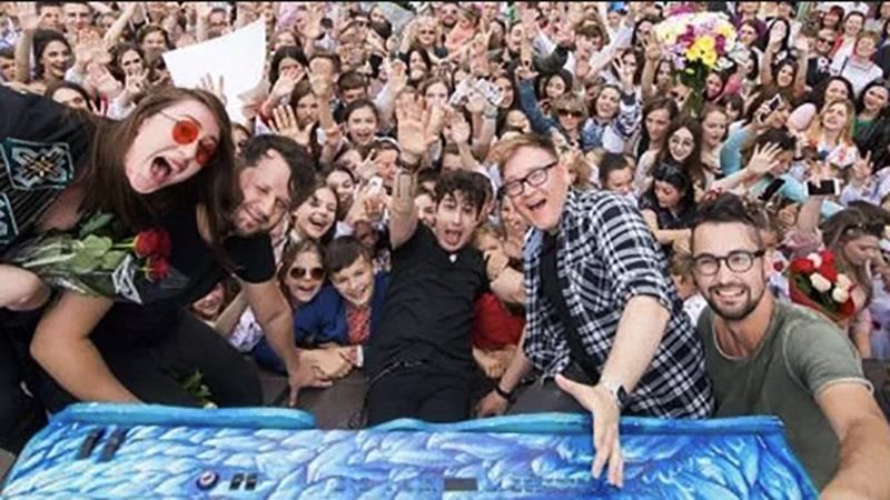 У новому кліпі гурту Pianoбой знялися українські школярі: відео У новому кліпі гурту Pianoбой знялися українські школярі: відео