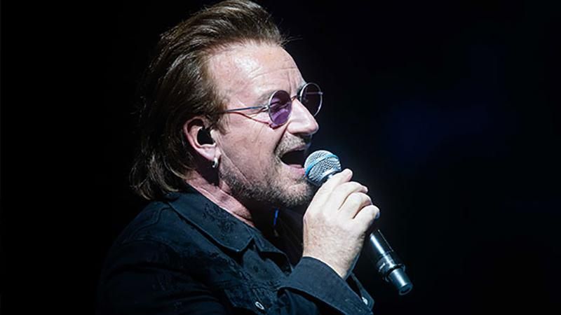 Солист группы U2 Боно потерял голос во время концерта: видео Солист группы U2 Боно потерял голос во время концерта: видео